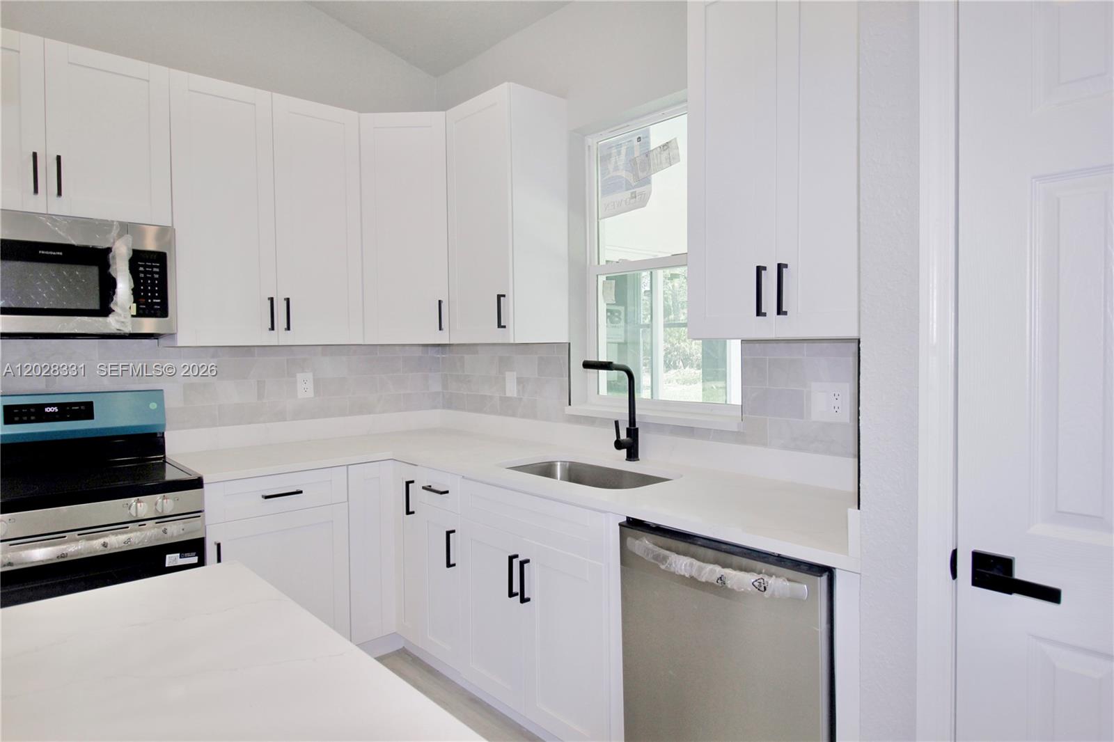 SUN N LAKE EST OF SEBRING - Residential