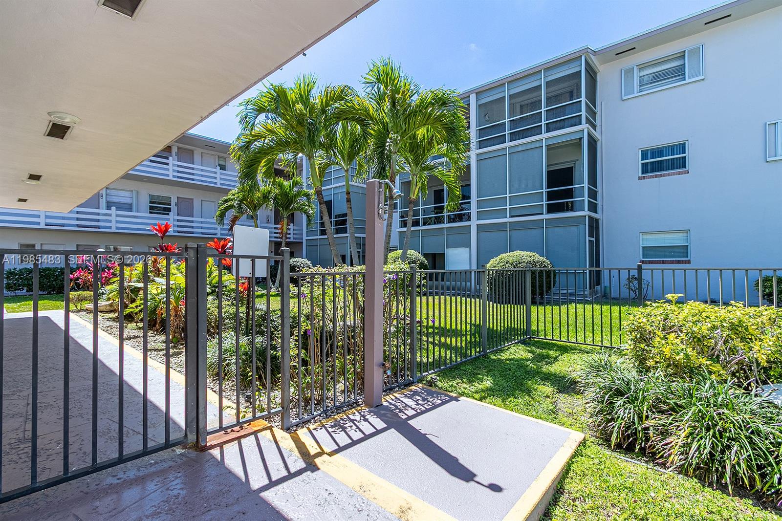 GOLDEN ISLES CONDO APTS - Residential Lease