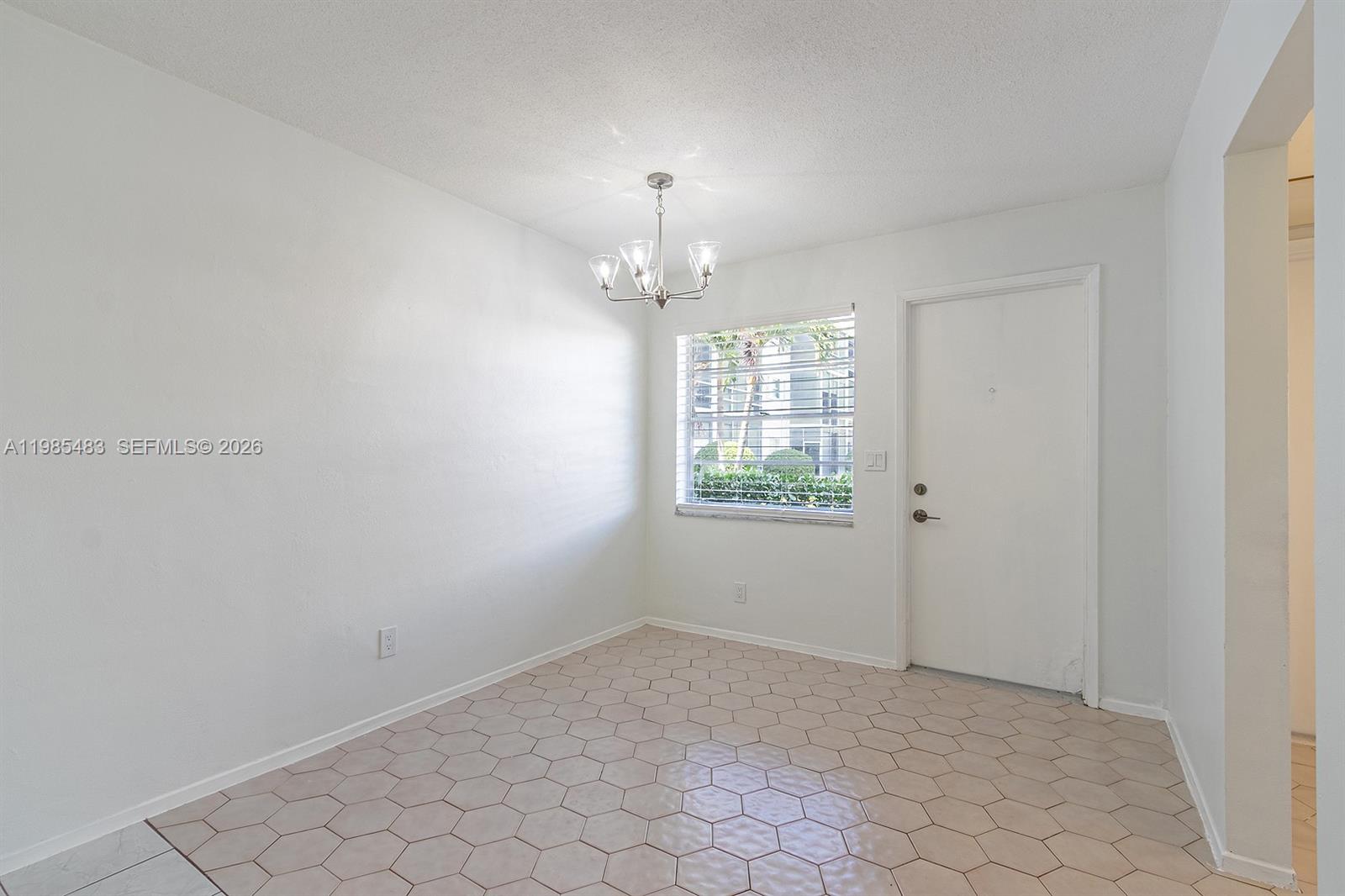GOLDEN ISLES CONDO APTS - Residential Lease