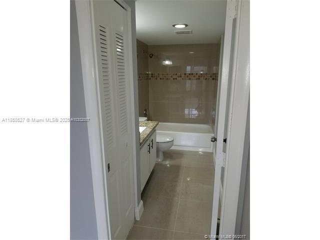 MANORS OF INVERRARY I-5 - Residential