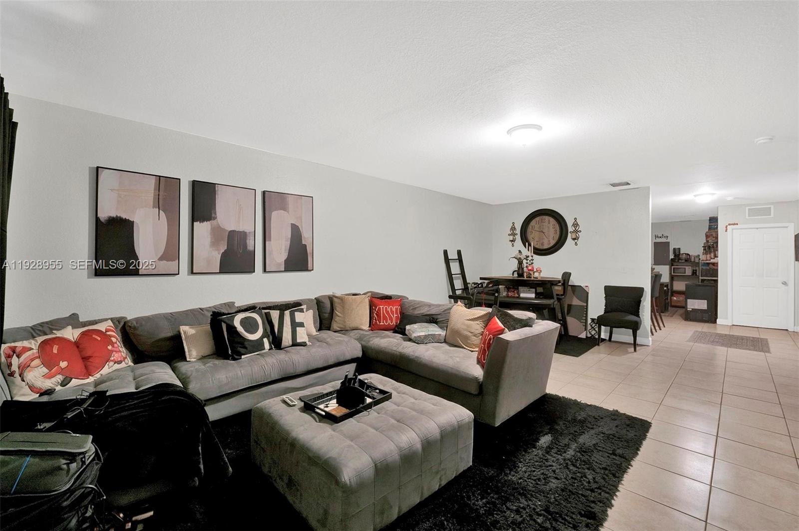 PARA VILLA HEIGHTS - Residential Income