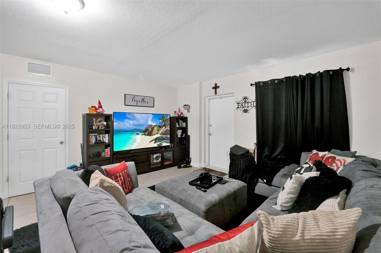 PARA VILLA HEIGHTS - Residential Income