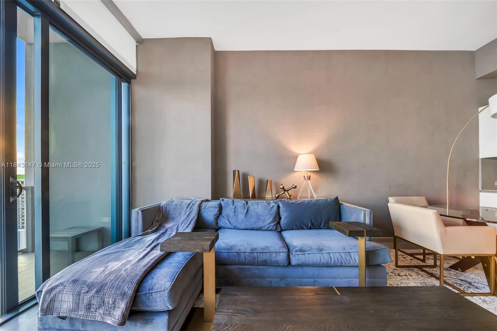 RISE CONDO - Residential