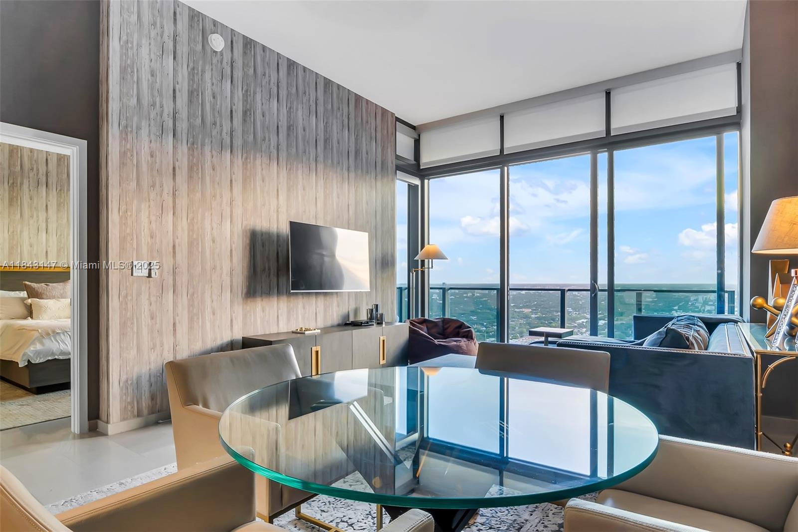 RISE CONDO - Residential