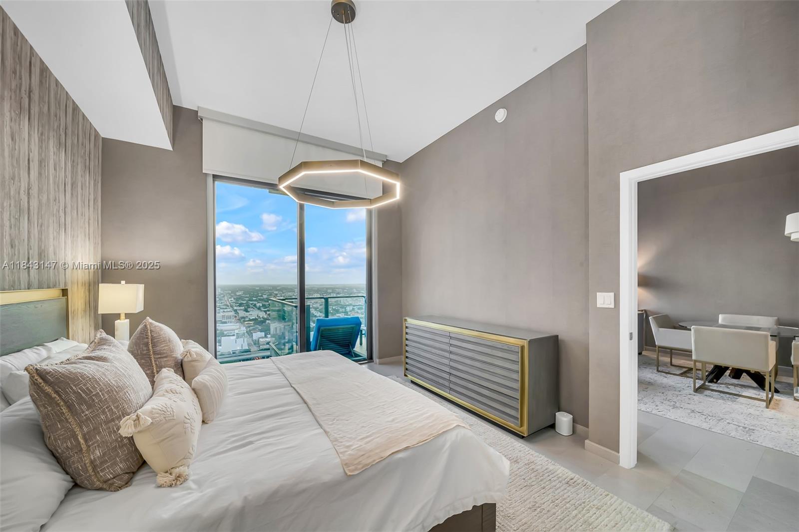RISE CONDO - Residential