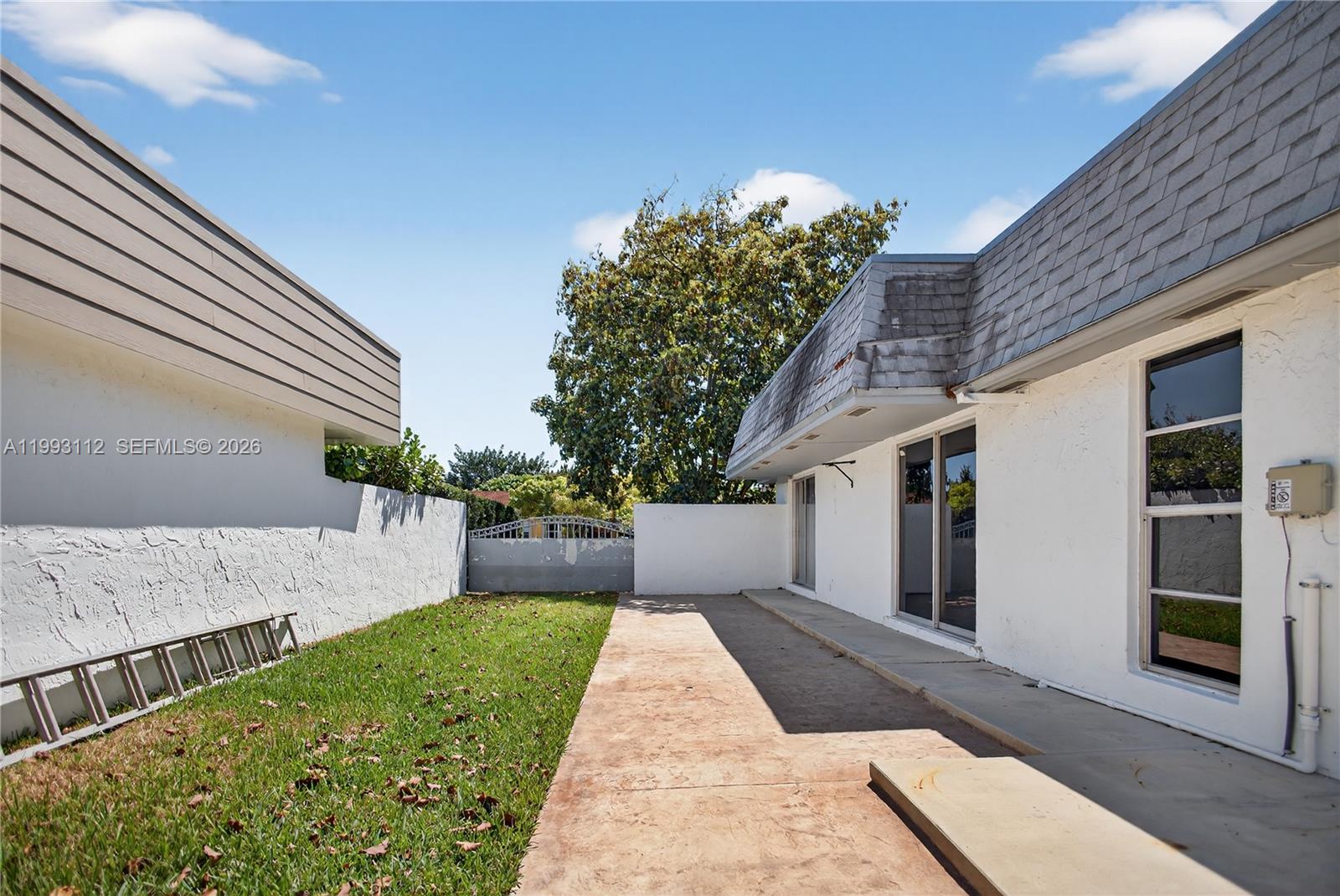 CALUSA CLUB ESTATES 3RD A - Residential