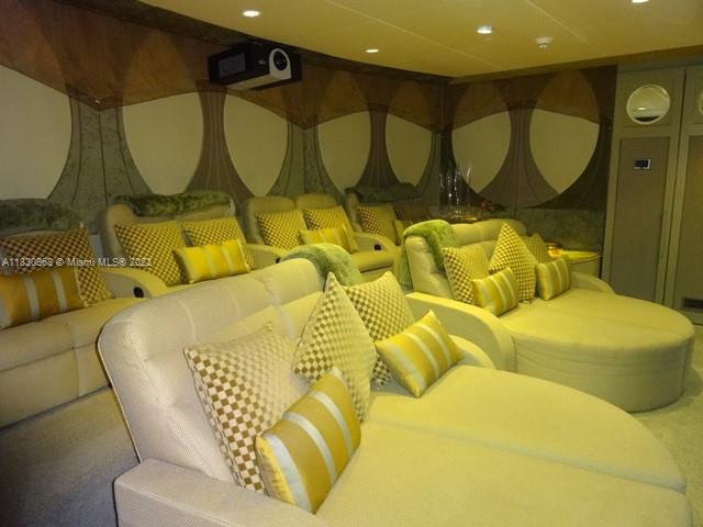 MOSAIC ON MIAMI BEACH CON - Residential Lease