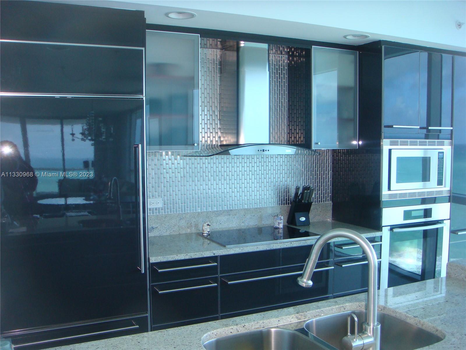 MOSAIC ON MIAMI BEACH CON - Residential Lease