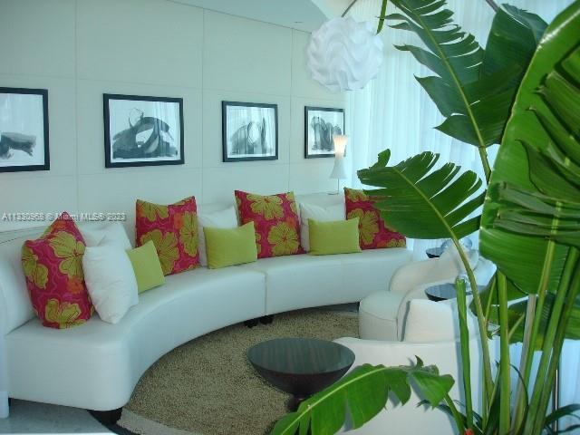 MOSAIC ON MIAMI BEACH CON - Residential Lease
