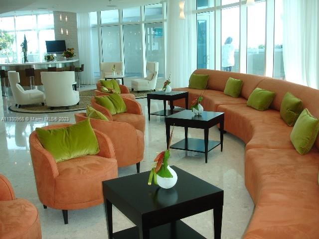 MOSAIC ON MIAMI BEACH CON - Residential Lease