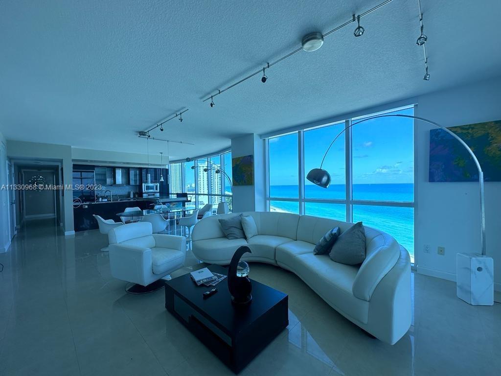 MOSAIC ON MIAMI BEACH CON - Residential Lease