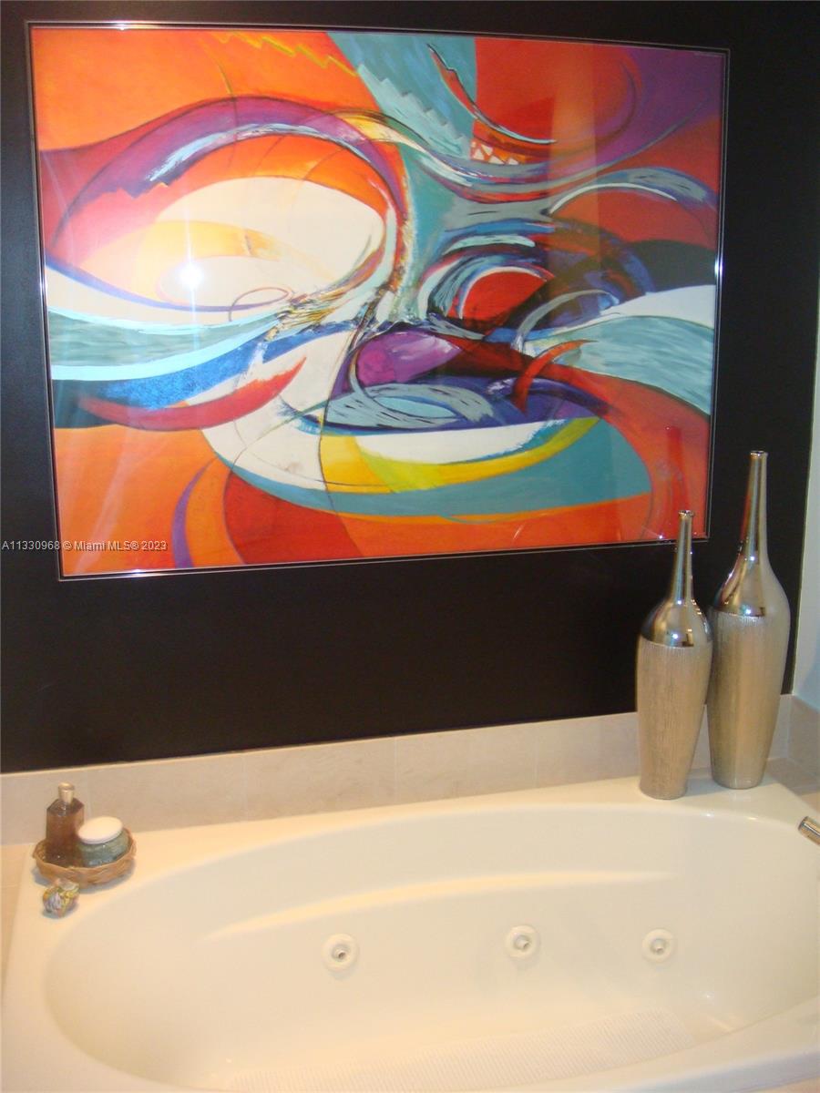 MOSAIC ON MIAMI BEACH CON - Residential Lease
