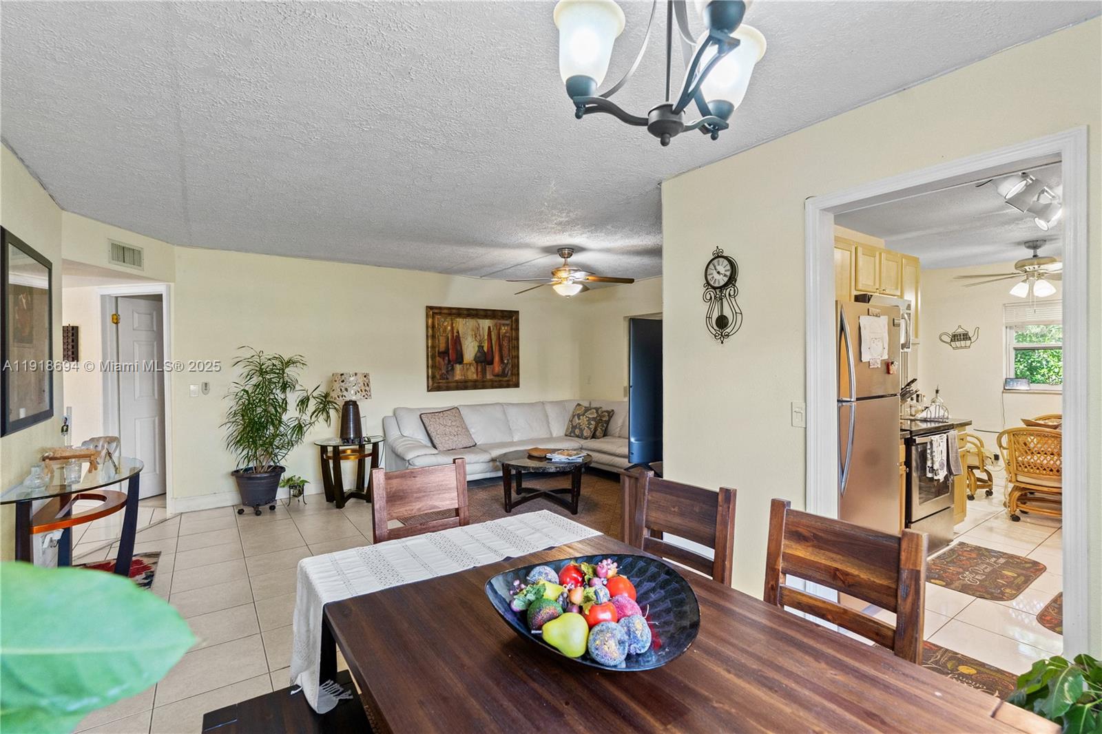 CANONGATE CONDOMINIUM - Residential