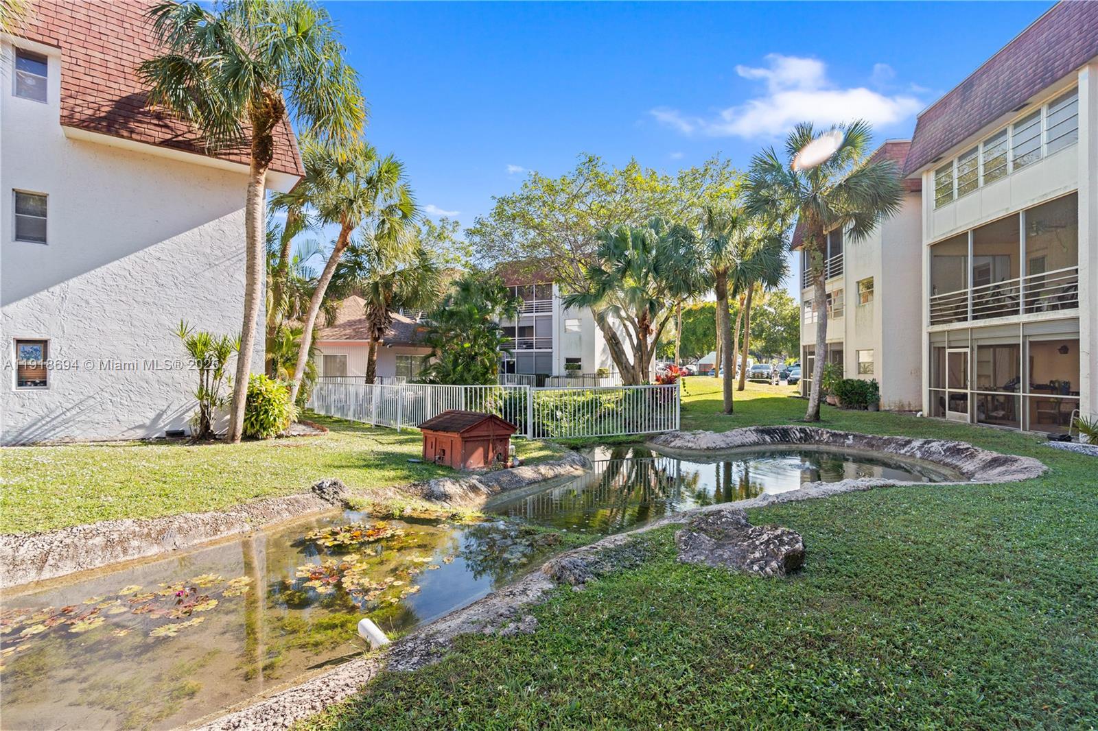 CANONGATE CONDOMINIUM - Residential