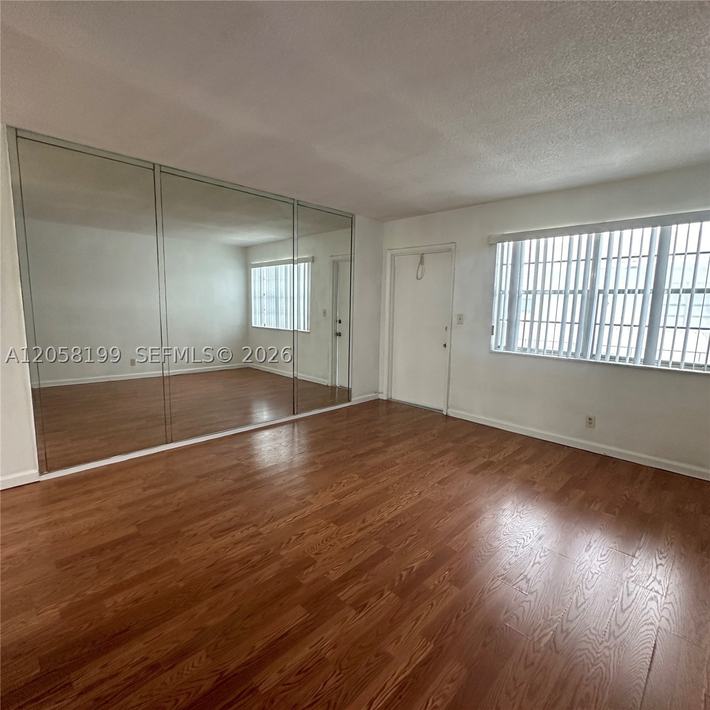 LARGUS CONDO - Residential