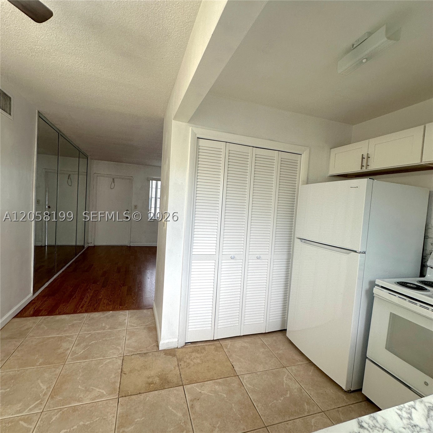 LARGUS CONDO - Residential