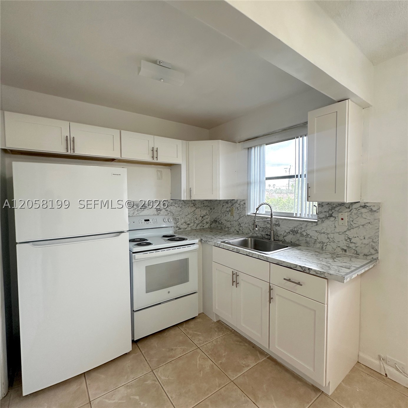 LARGUS CONDO - Residential