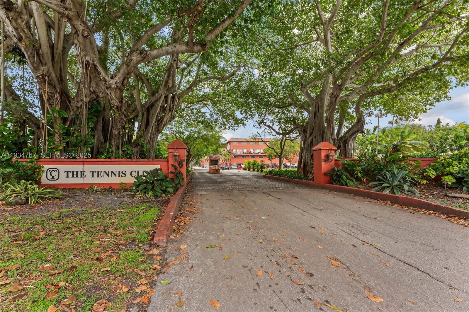 TENNIS CLUB TILDEN CONDO - Residential