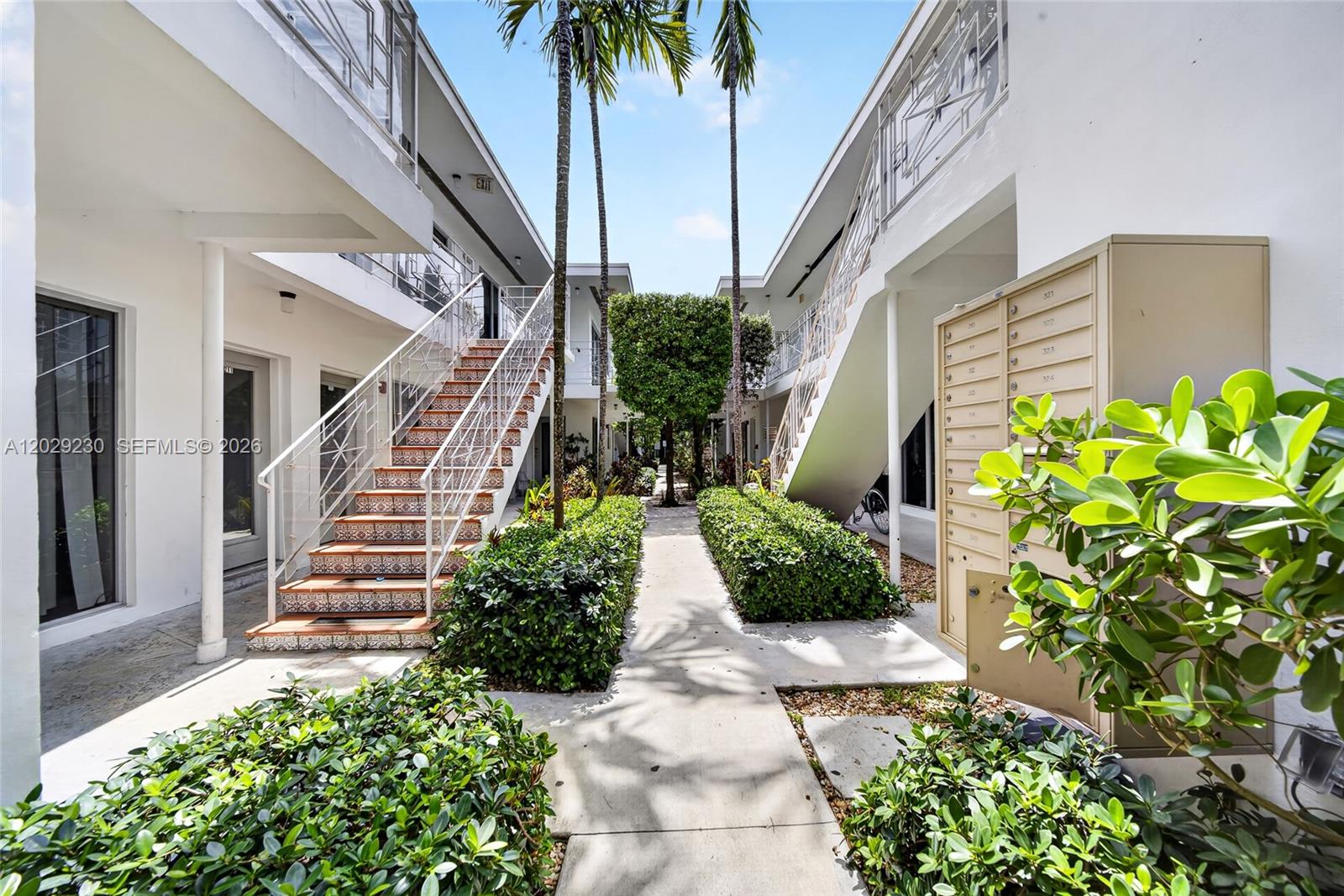 ETRURIA CONDO - Residential