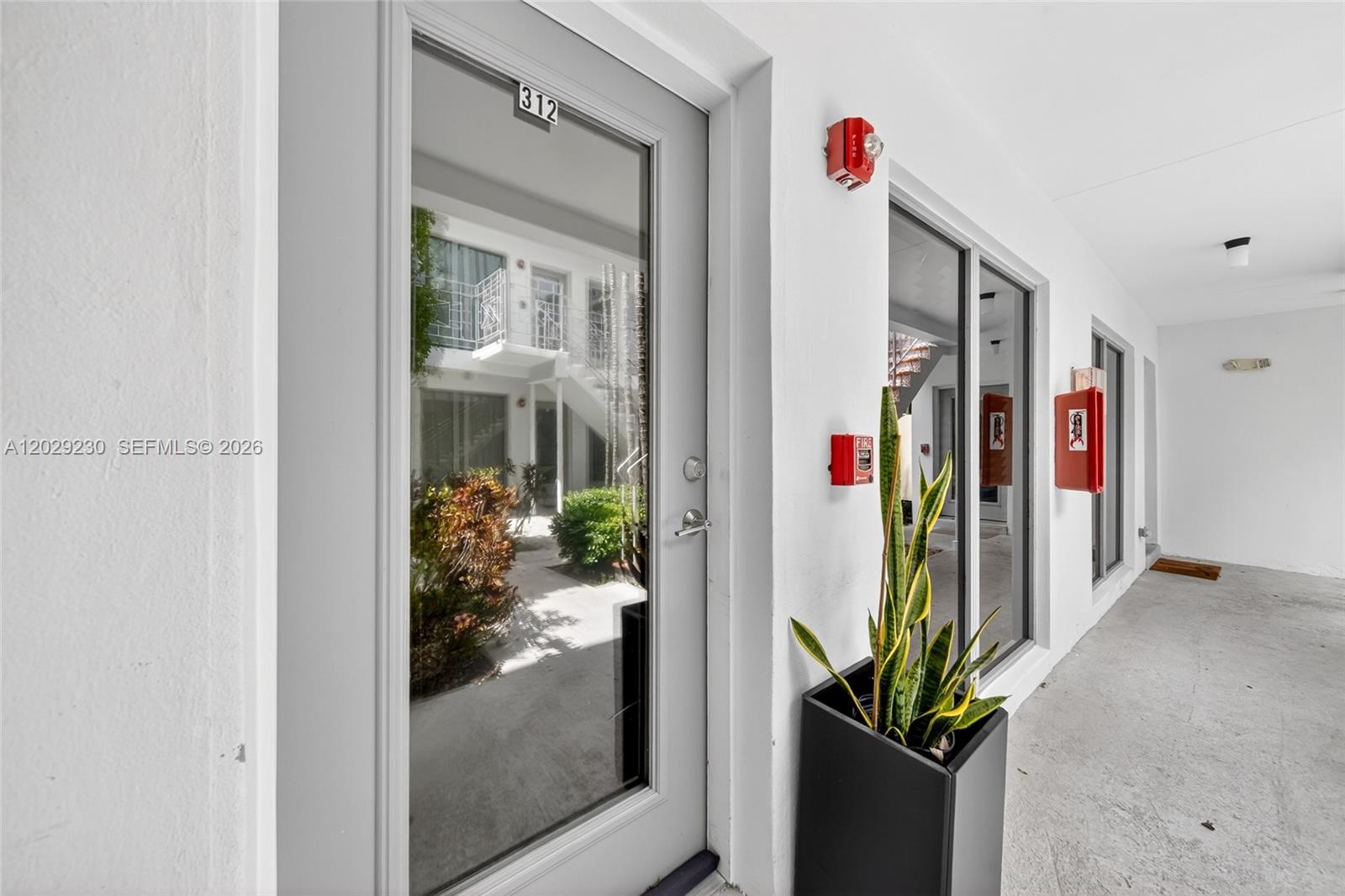 ETRURIA CONDO - Residential