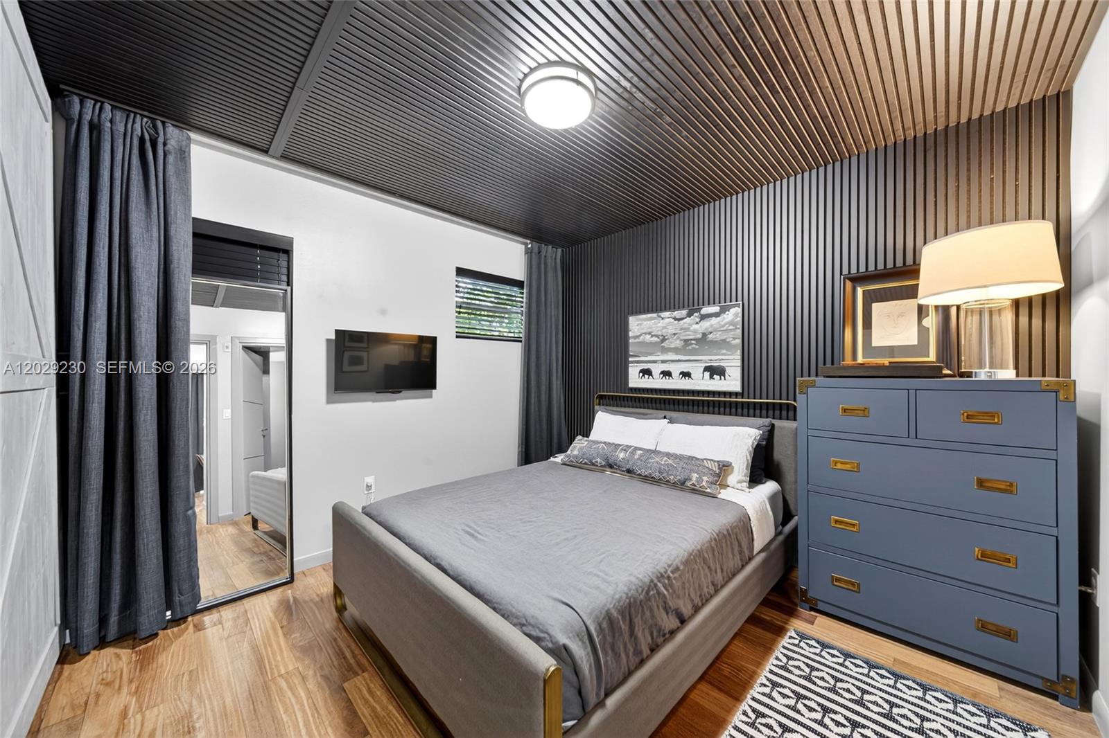 ETRURIA CONDO - Residential
