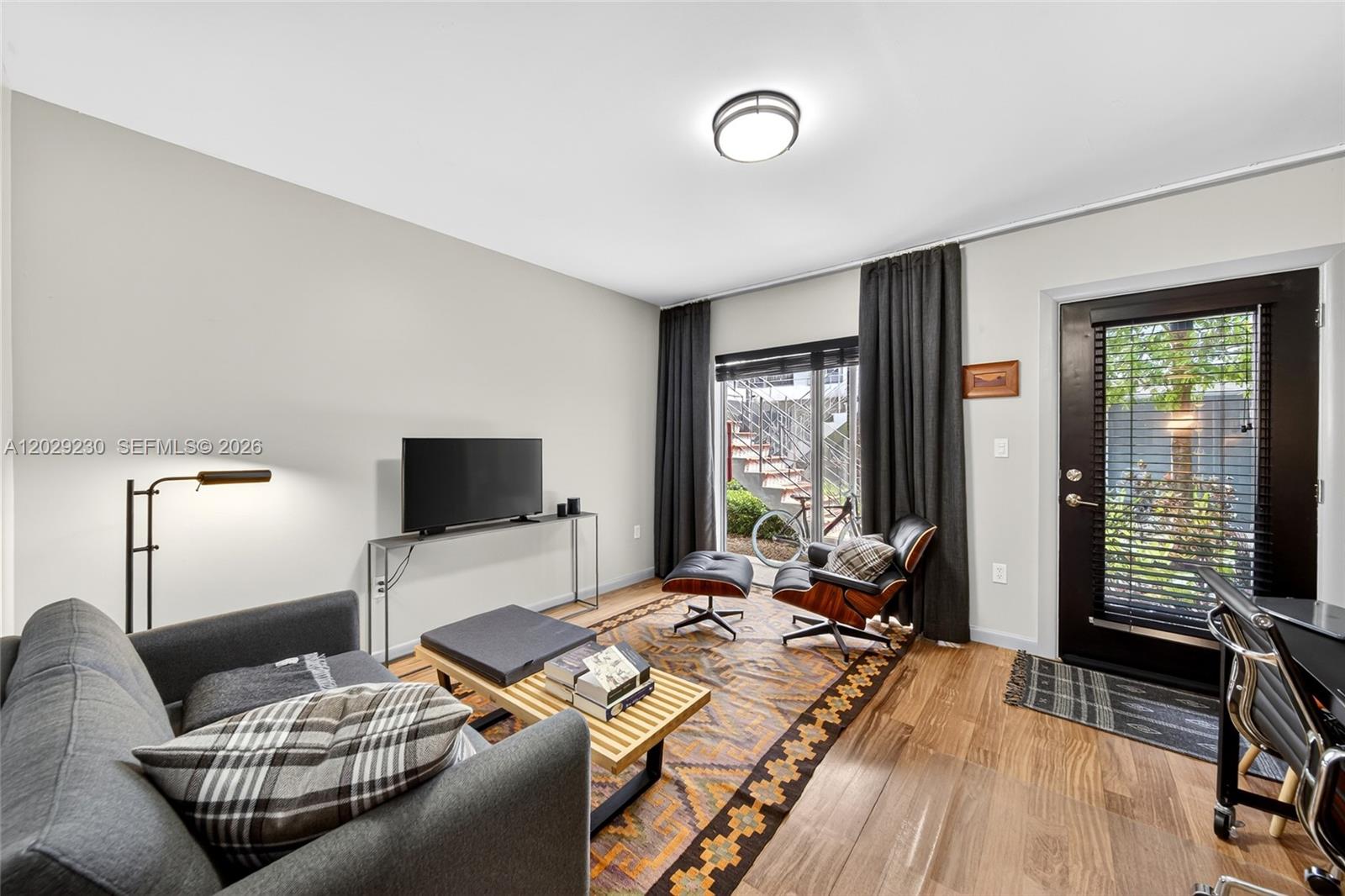 ETRURIA CONDO - Residential