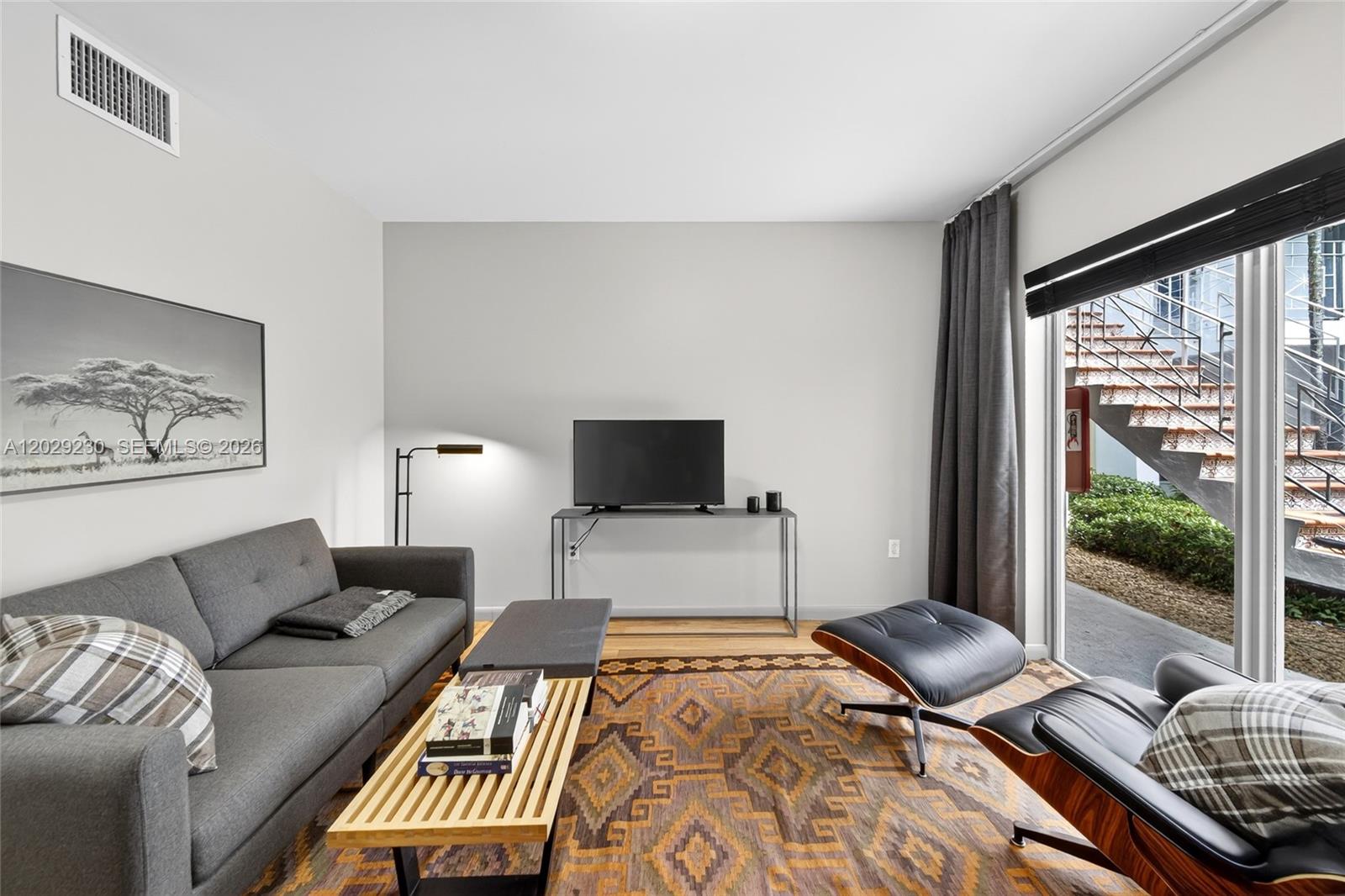 ETRURIA CONDO - Residential