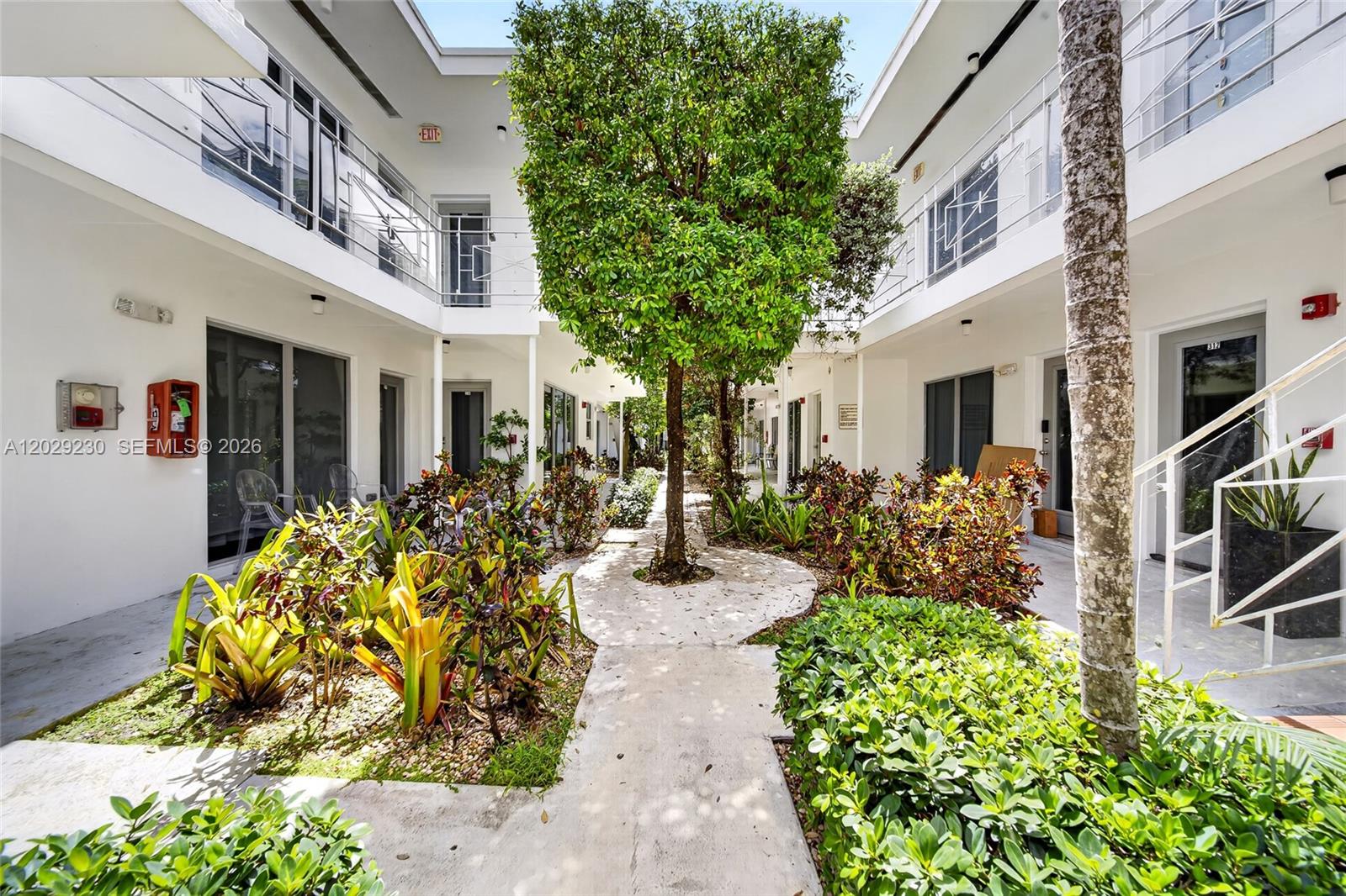 ETRURIA CONDO - Residential