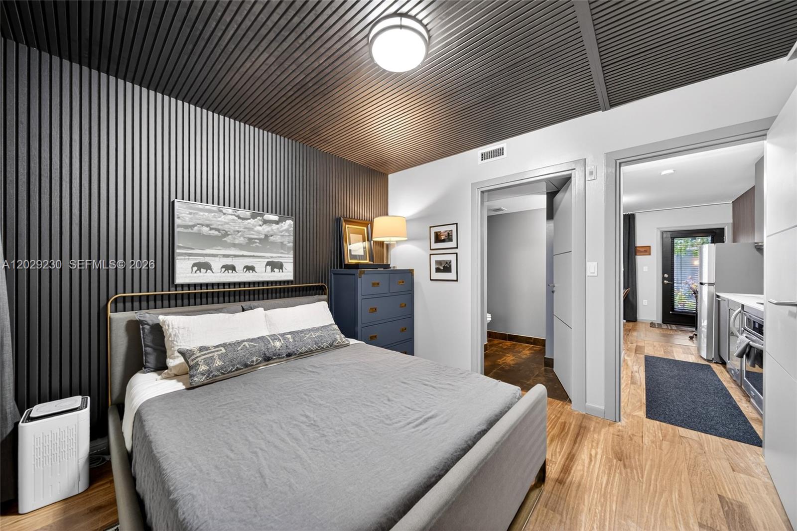 ETRURIA CONDO - Residential