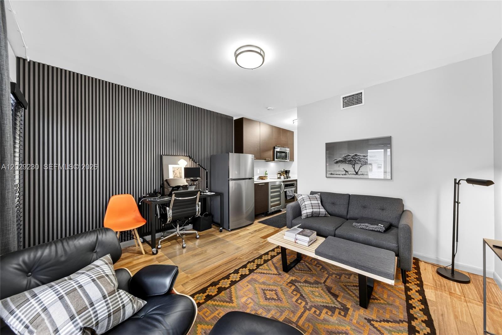 ETRURIA CONDO - Residential