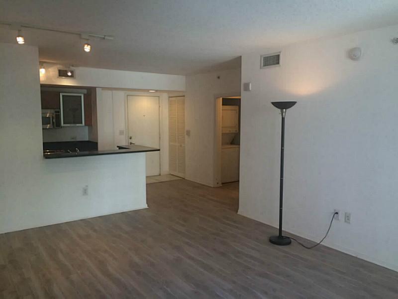 VENTURE AT AVENTURA EAST - Residential Lease
