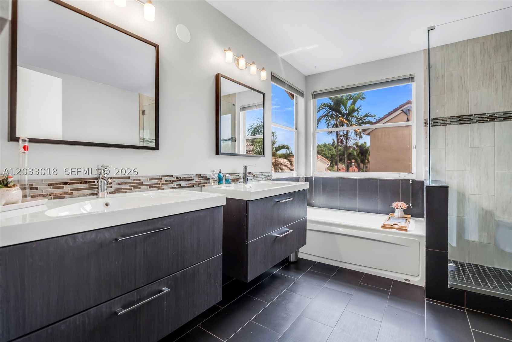 SILVER LAKES - Residential