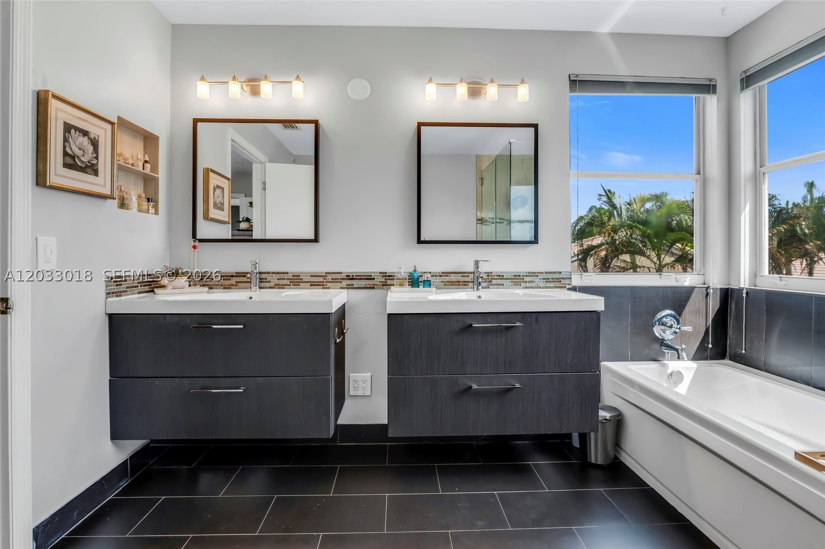 SILVER LAKES - Residential