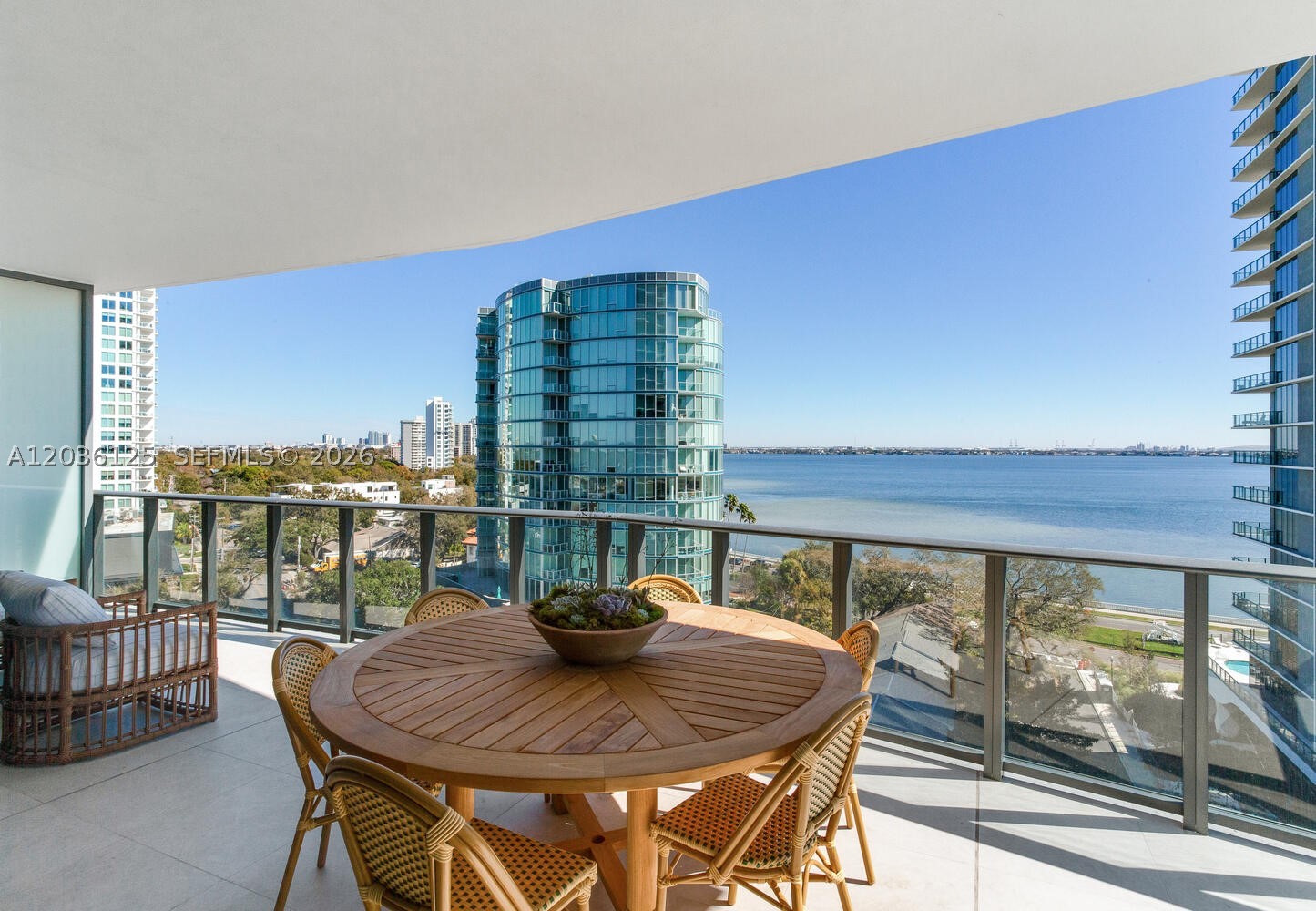 Bayshore Ysabella Condomin - Residential