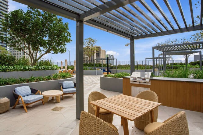 Bayshore Ysabella Condomin - Residential