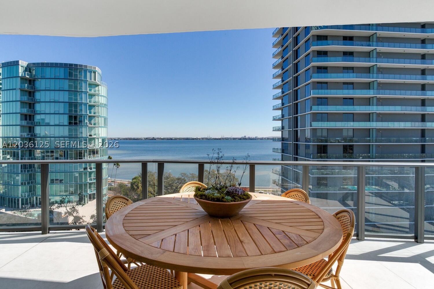 Bayshore Ysabella Condomin - Residential