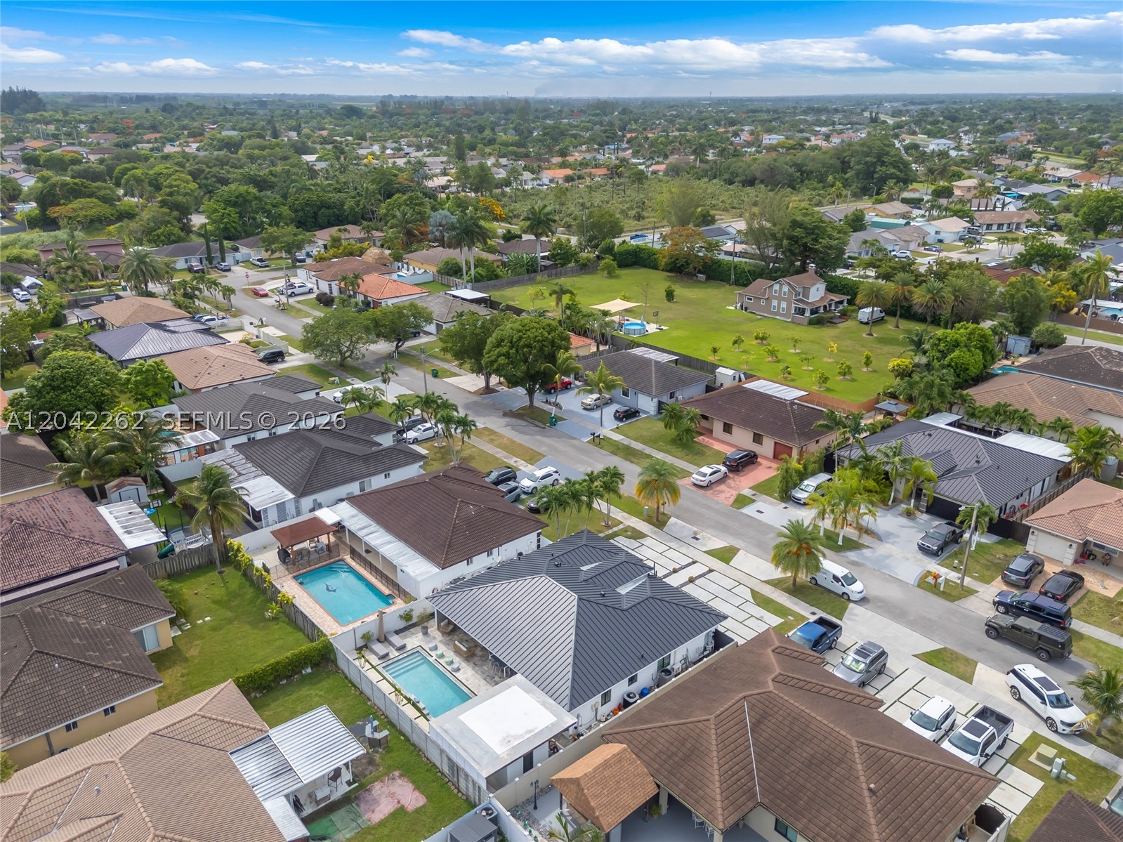 MICHELLE MANORS - Residential