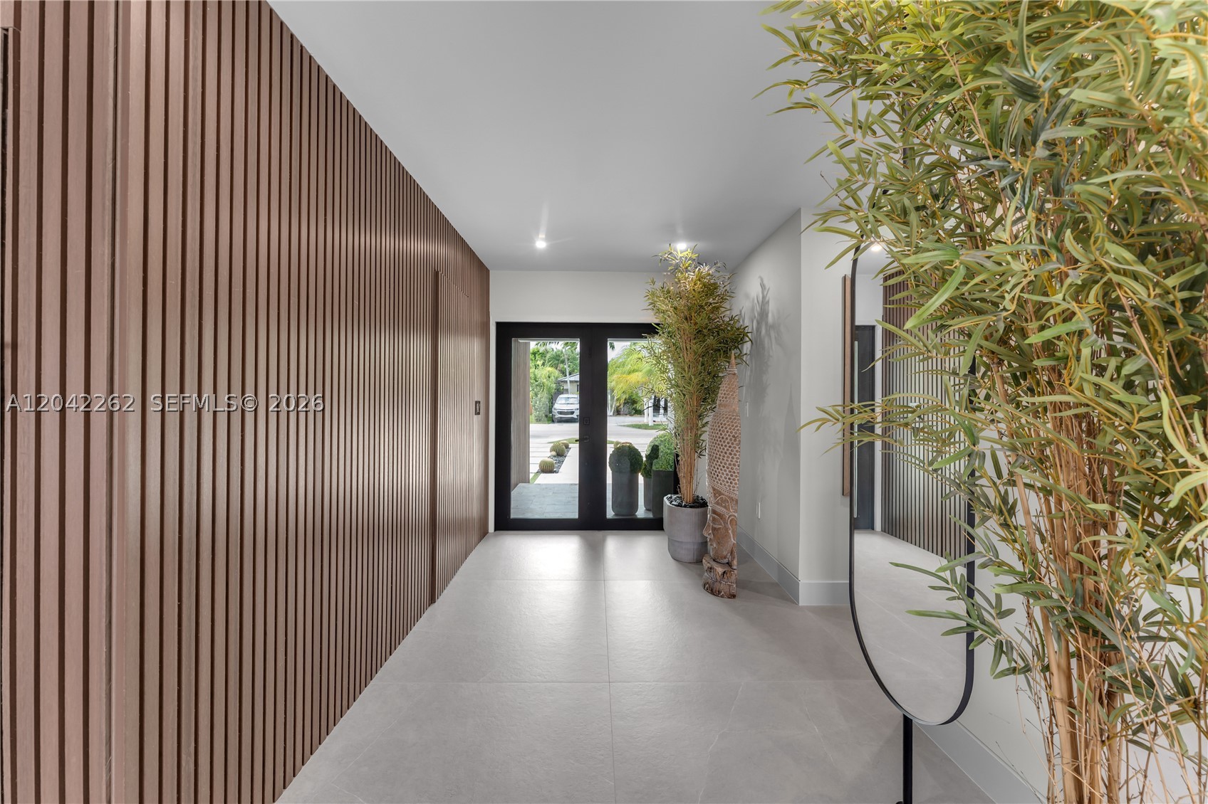 MICHELLE MANORS - Residential
