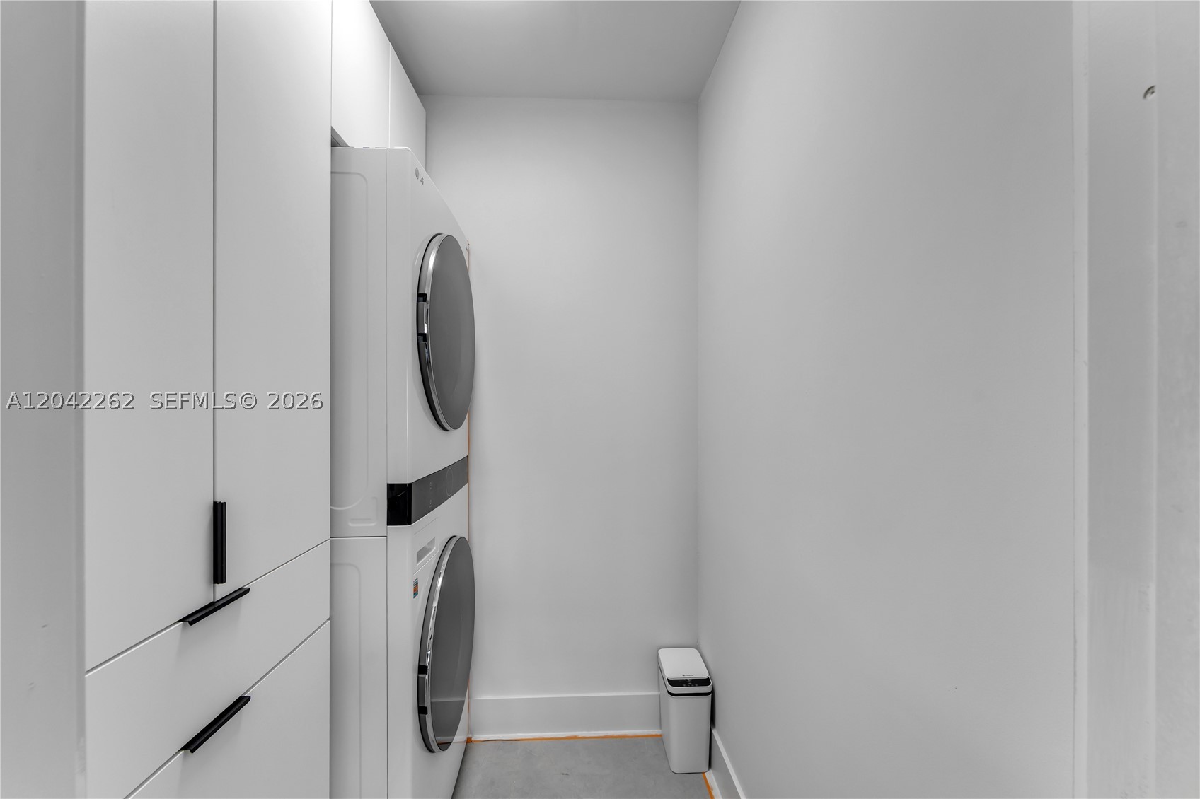 MICHELLE MANORS - Residential