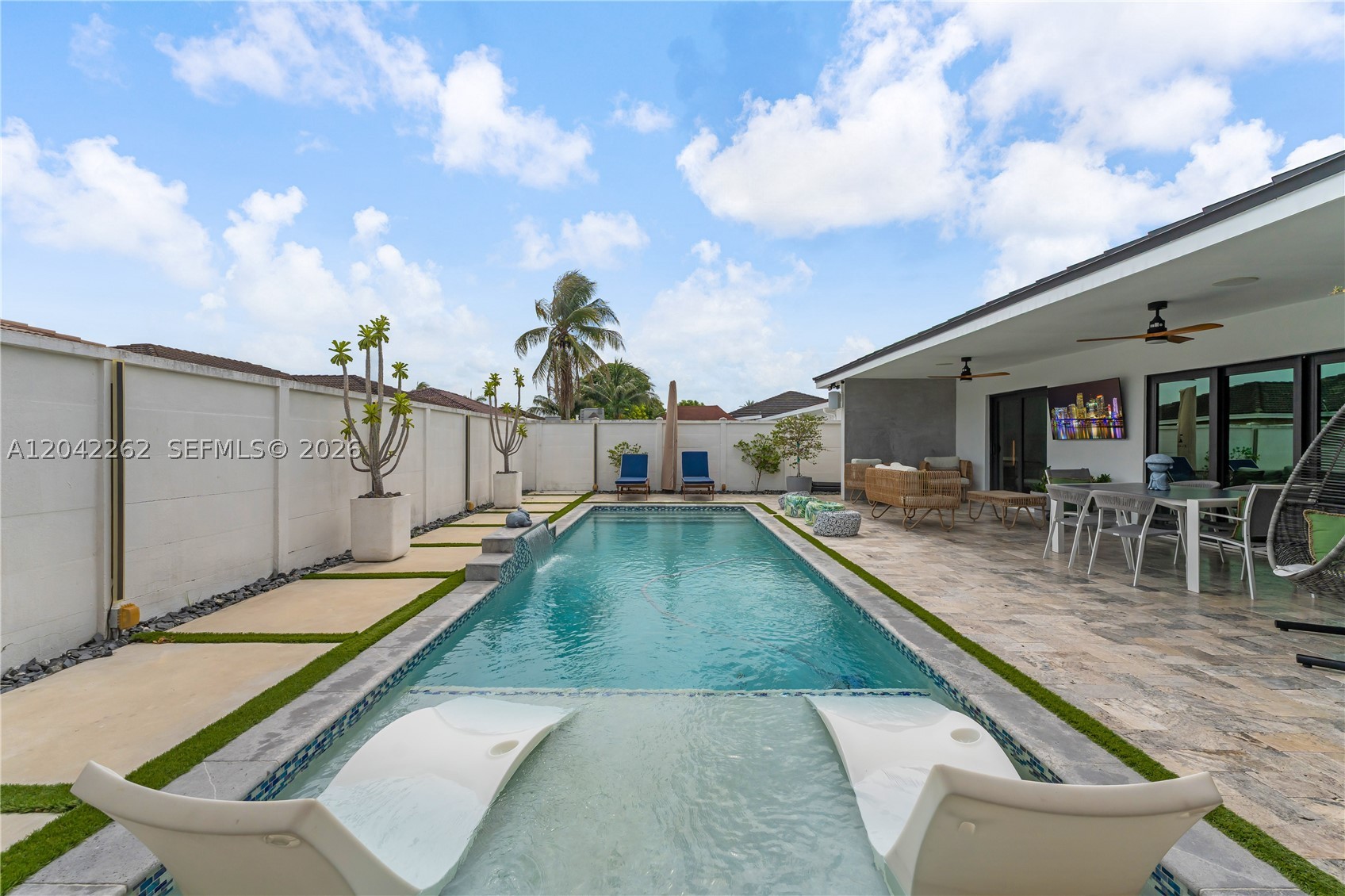 MICHELLE MANORS - Residential