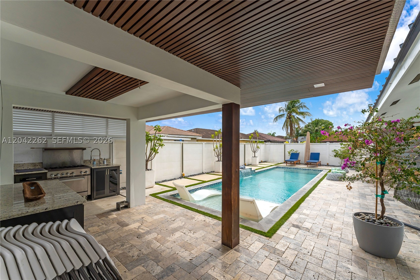 MICHELLE MANORS - Residential