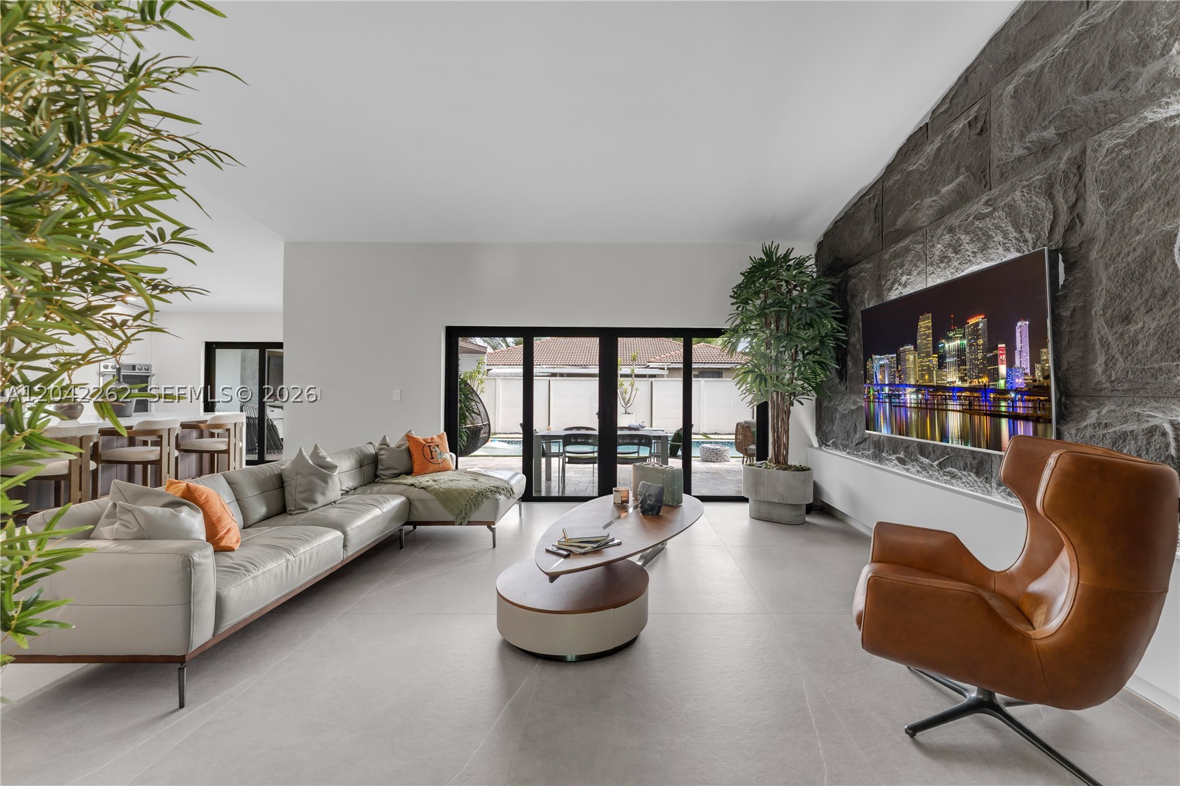 MICHELLE MANORS - Residential