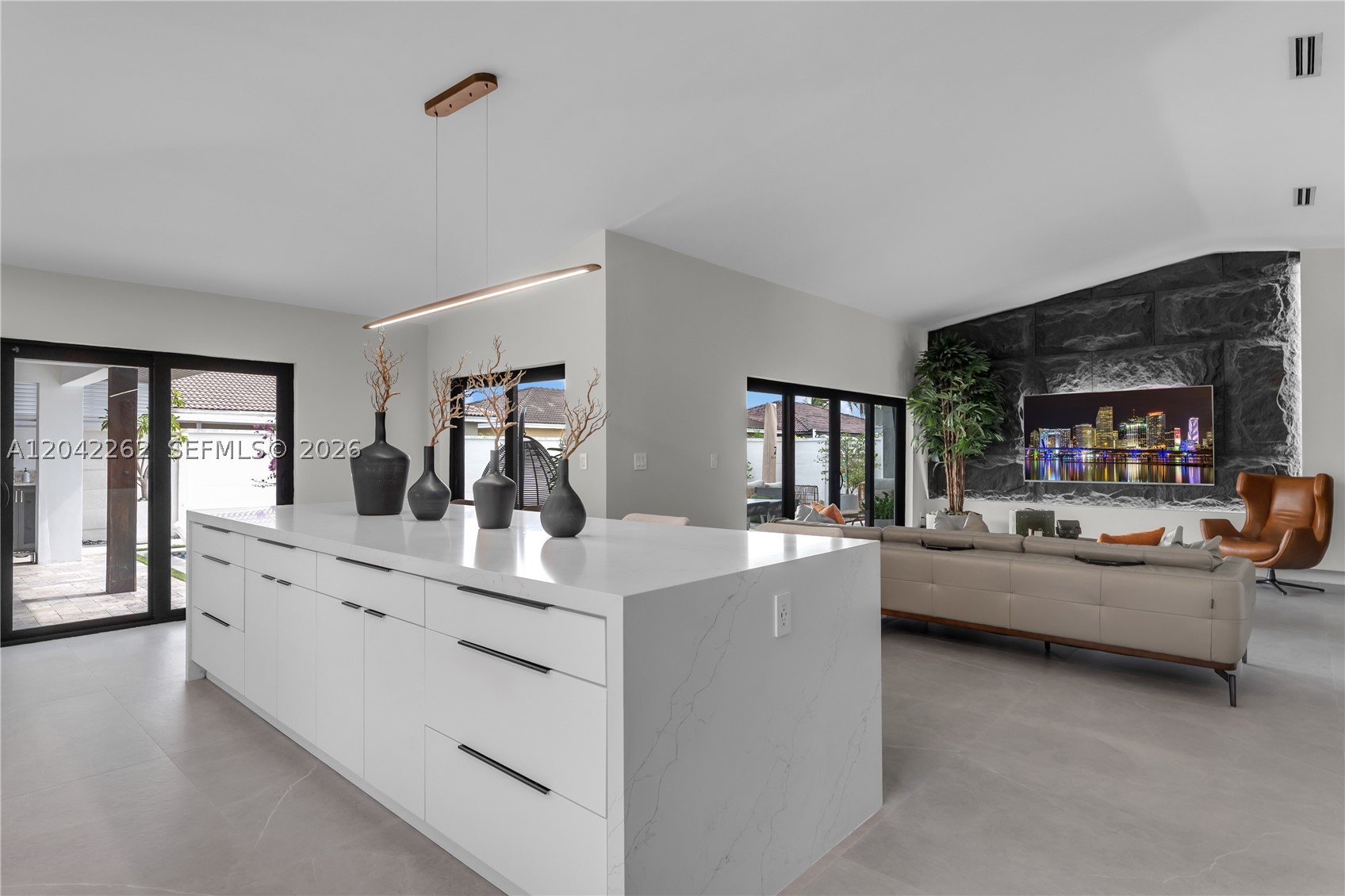 MICHELLE MANORS - Residential