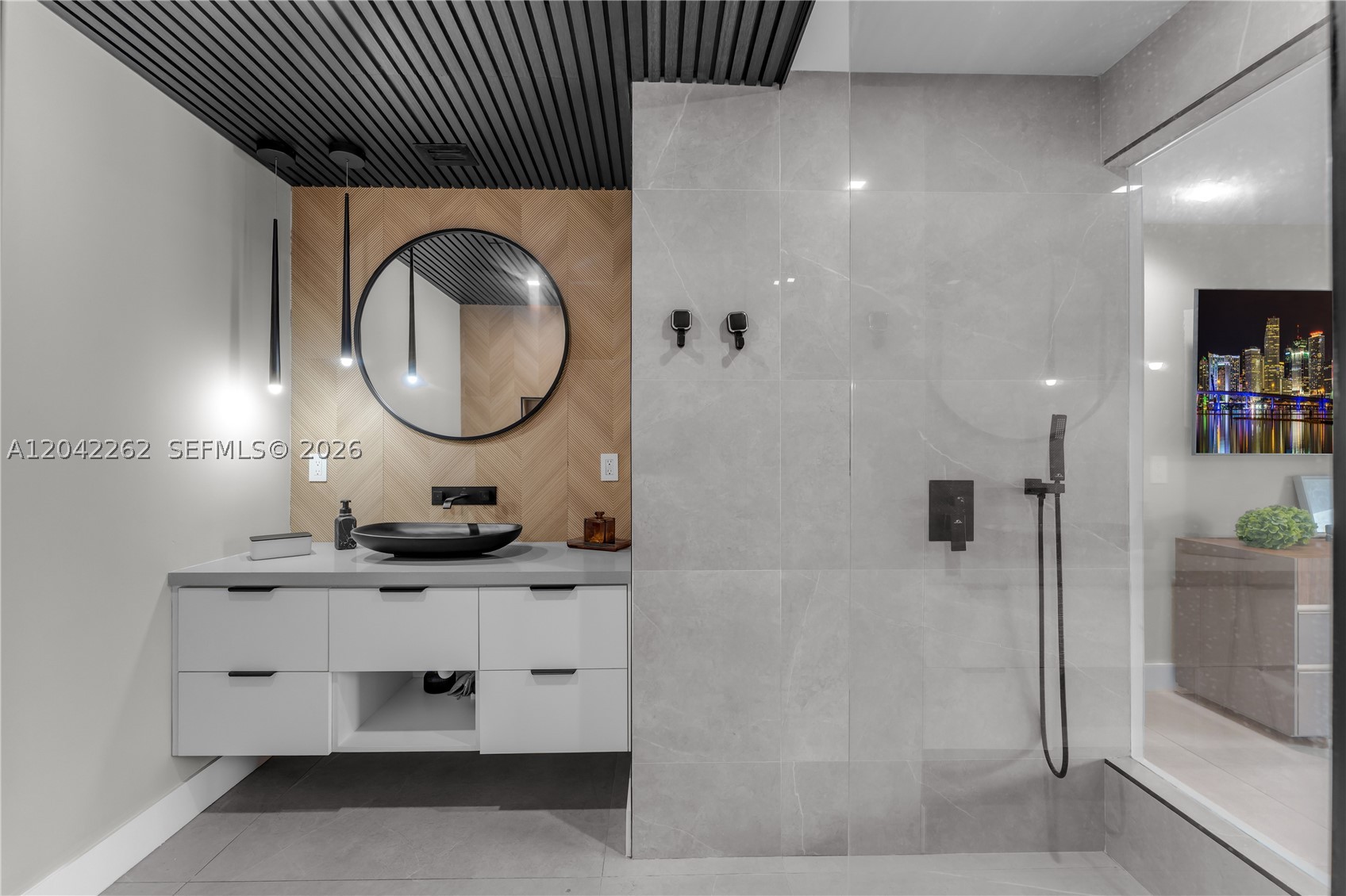 MICHELLE MANORS - Residential
