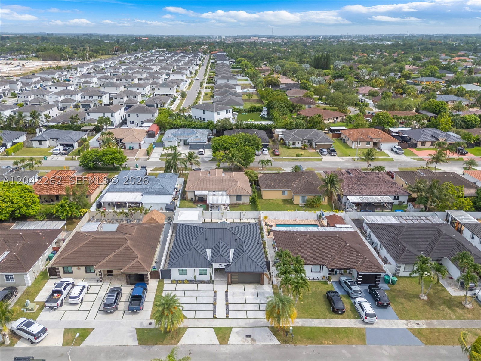 MICHELLE MANORS - Residential