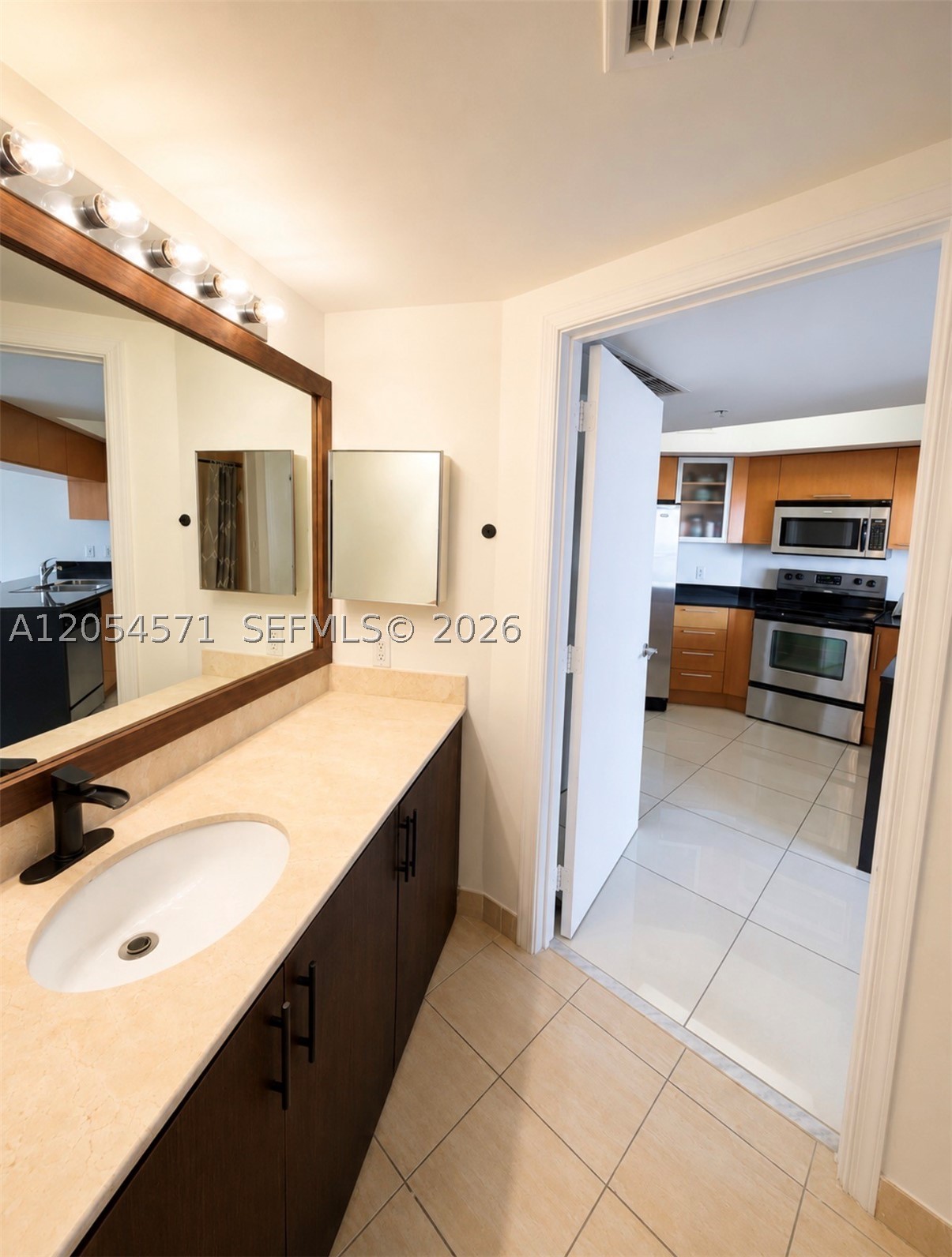 OPERA TOWER CONDO - Residential