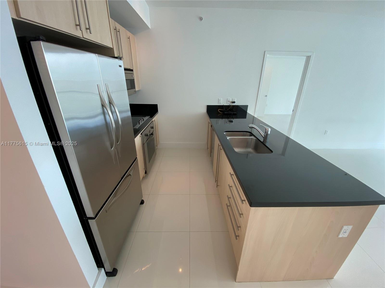 THE AXIS ON BRICKELL COND - Residential