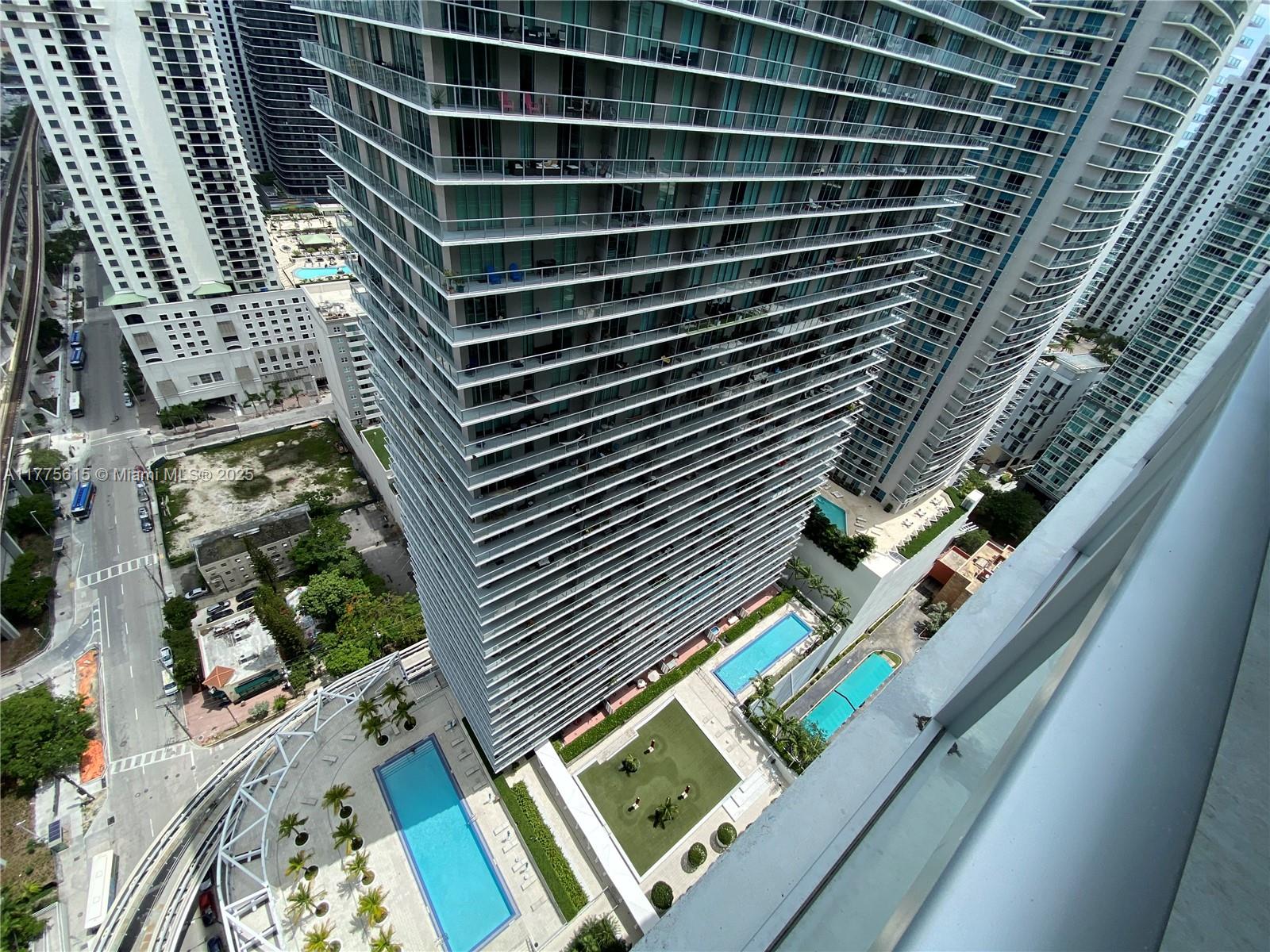 Beautiful 2/2 + extra den/office and 2 assigned parking spaces. Experience urban living at its finest in this stunning 38th-floor unit in Axis on Brickell. Centrally located in the heart of
Brickell, just steps from the Metrorail, Metromover, free trolley service, Mary Brickell Village & Brickell City Ctr. Split floor plan with breathtaking Miami sunset views from a large
balcony accessible from every room! Unit features 9-foot ceilings, granite countertops, stainless steel appliances, tile floors & modern bathrooms. The building boasts fantastic
amenities, including two pools, a hot tub, fitness center, and separate men's & women's spa facilities. Residents also have access to a party room, children's playroom, conference
room, 24-hour security, valet parking & concierge service