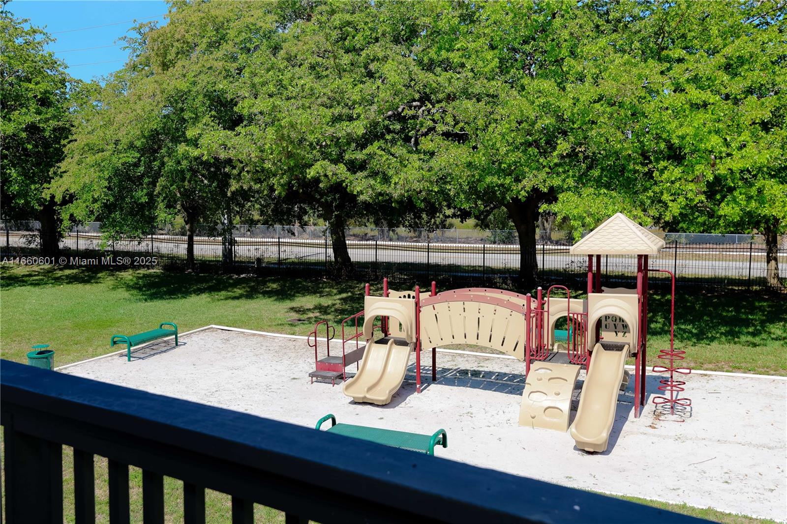 FAIRWAY GREENS CONDO HOME - Residential