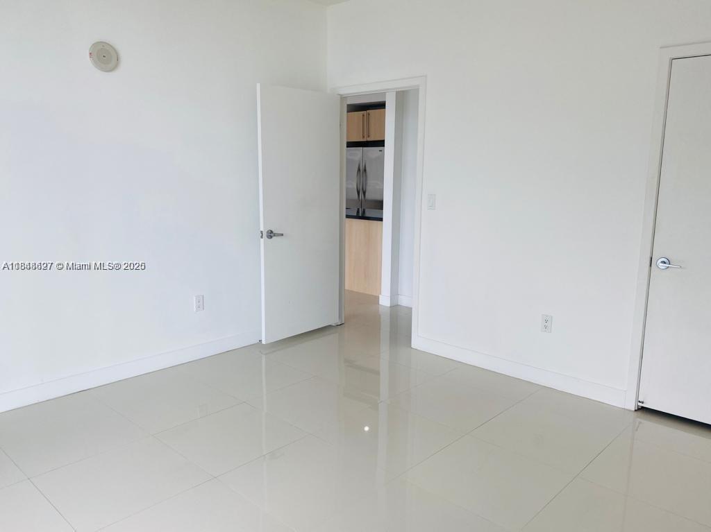 THE AXIS ON BRICKELL COND - Residential